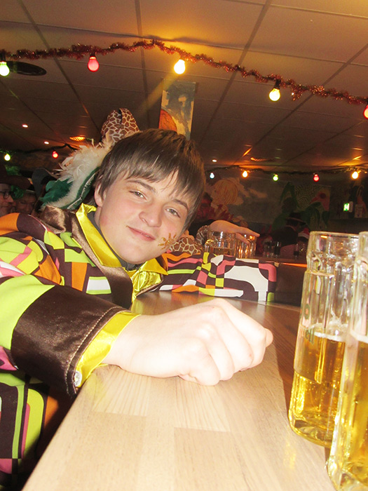sonntag-saal62_7_20150328_1811645124
